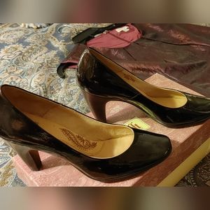 Sofft Shoes, black cherry patent leather heels in size 7M